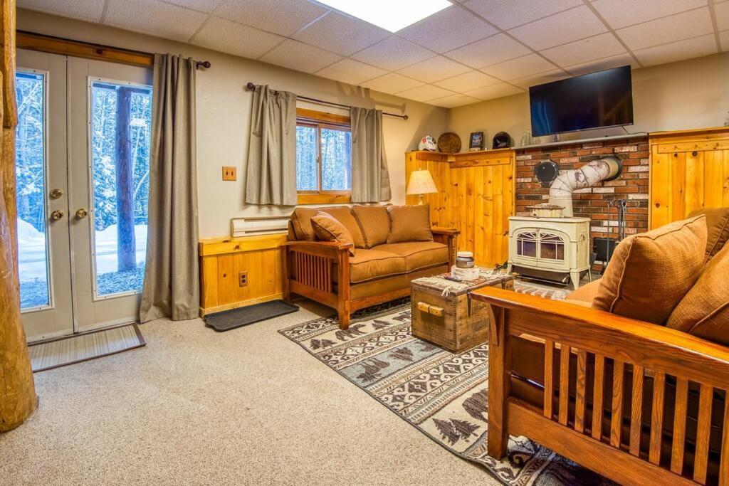 Family-Focused & Pet-Friendly Log Cabin With 4Br 2Ba Sleeps 10 เบธเลเฮม ภายนอก รูปภาพ