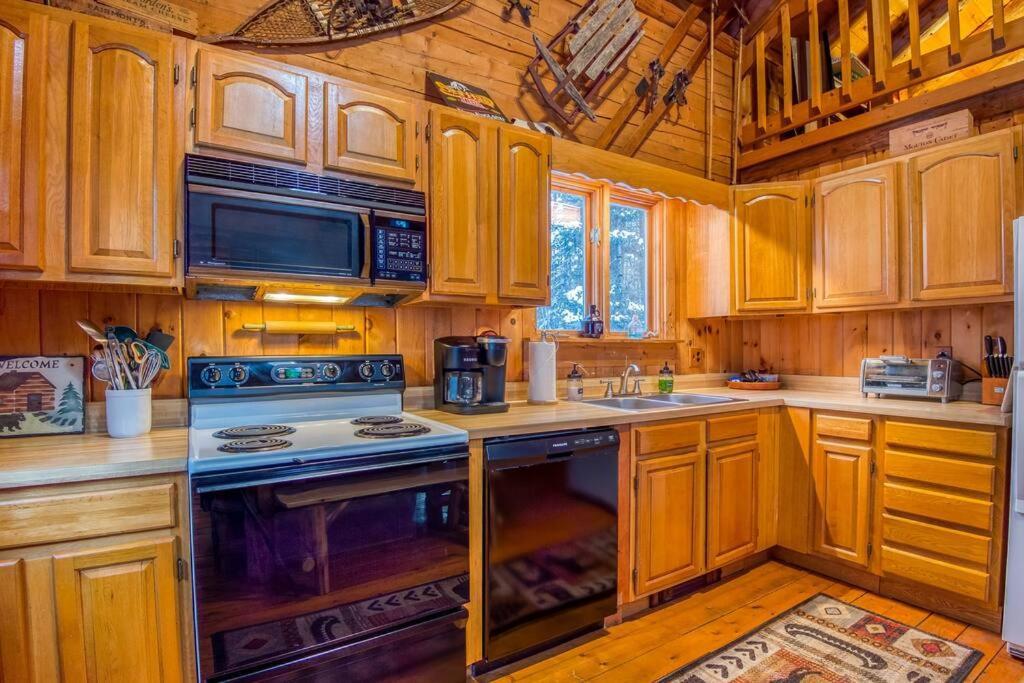 Family-Focused & Pet-Friendly Log Cabin With 4Br 2Ba Sleeps 10 เบธเลเฮม ภายนอก รูปภาพ