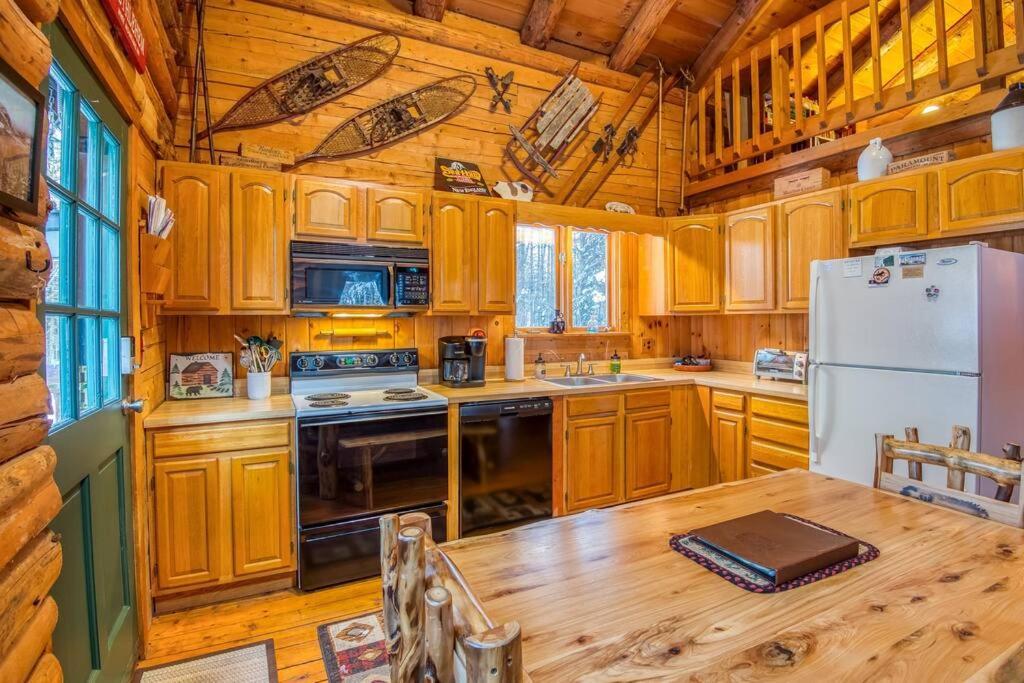 Family-Focused & Pet-Friendly Log Cabin With 4Br 2Ba Sleeps 10 เบธเลเฮม ภายนอก รูปภาพ